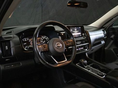 Used 2022 Nissan Pathfinder SV image 24