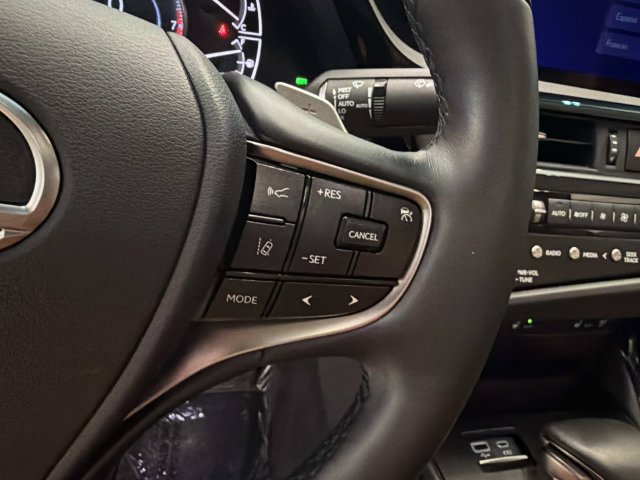 Certified 2024 Lexus ES 350 w/ Premium Package FWD image 24