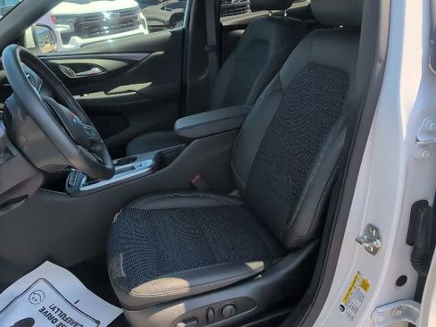 Used 2024 Buick Envista Preferred w/ Convenience I Package FWD image 18