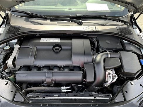 Used 2013 Volvo XC70 3.2 image 29