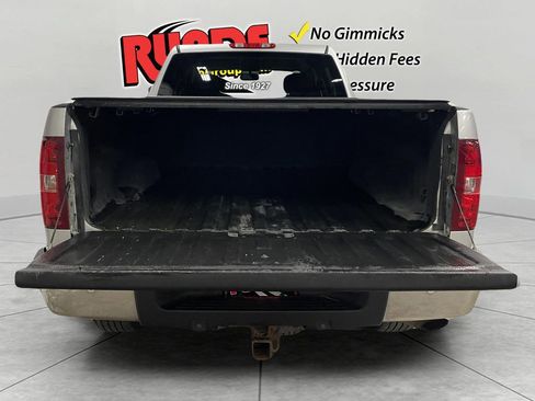 Used 2010 Chevrolet Silverado 2500 LT w/ Interior Plus Package AWD/4WD image 17