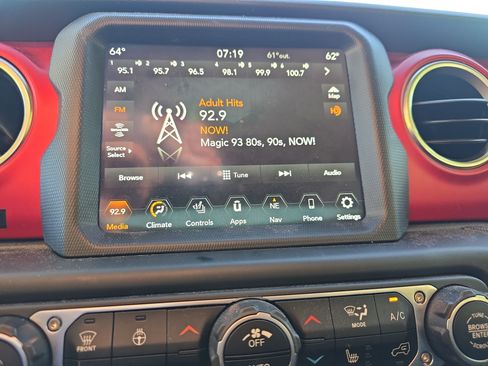 Used 2023 Jeep Wrangler Unlimited Rubicon w/ Xtreme 35 Tire Package AWD/4WD image 23