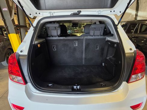 Used 2022 Chevrolet Trax LS w/ Tint and Cruise Package AWD/4WD image 9