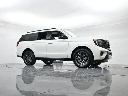 New 2025 Ford Expedition Platinum w/ Stealth Performance Package image 34