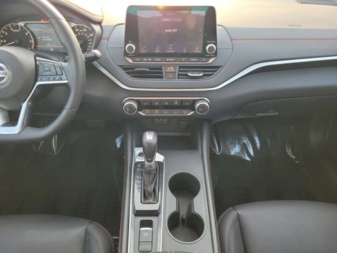 Used 2019 Nissan Altima 2.5 SR w/ SR Premium Package image 19