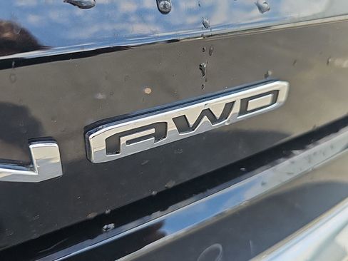 Used 2026 GMC Terrain Denali w/ LPO, Black Badging Package AWD/4WD image 30