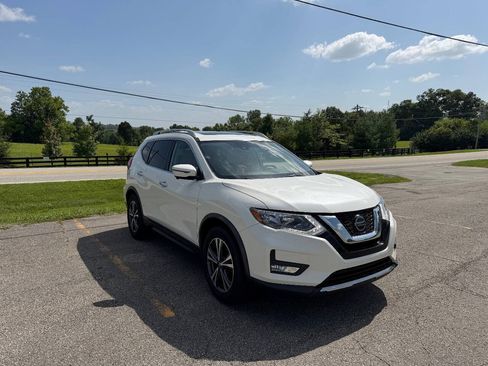 Used 2019 Nissan Rogue SV w/ Sun & Sound Touring Package FWD image 1