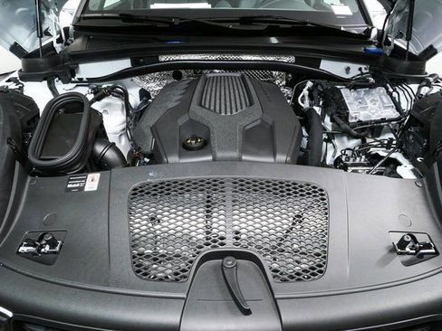 New 2026 Porsche Macan AWD/4WD image 36