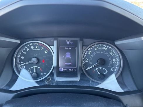 Used 2020 Toyota Tacoma TRD Off-Road image 26
