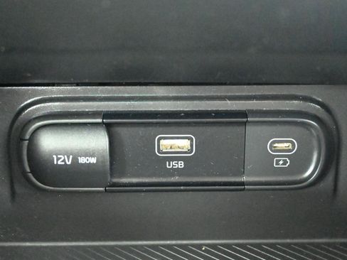 Used 2023 Kia Sportage LX image 18