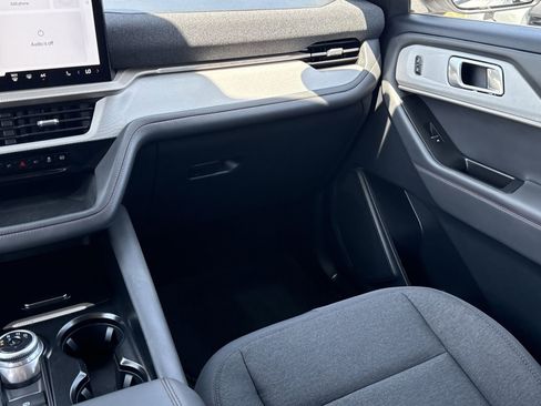 Certified 2025 Ford Explorer Active RWD image 15
