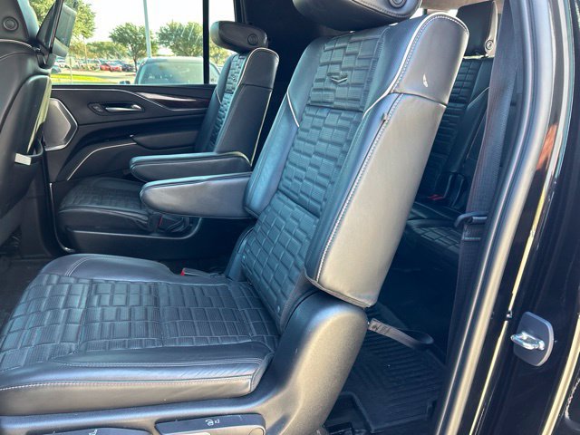 Used 2023 Cadillac Escalade ESV Sport Platinum w/ LPO, Floor Liner Package AWD/4WD image 13