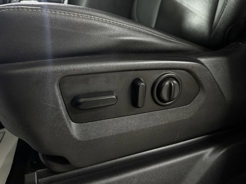 Used 2021 GMC Sierra 2500 SLT w/ SLT Premium Package image 28