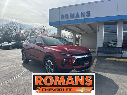 Used 2025 Chevrolet Blazer LT image 1