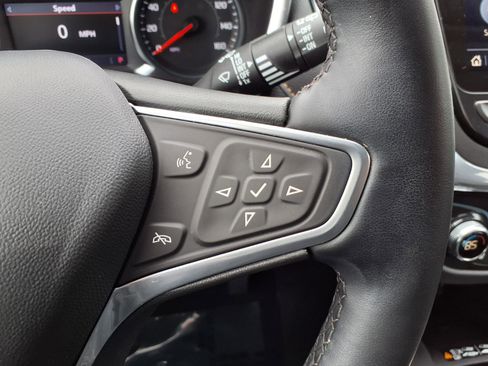 Used 2023 Chevrolet Equinox Premier image 14