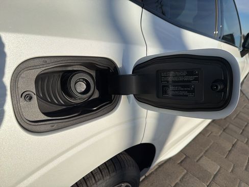 New 2026 Volvo XC60 B5 Ultra w/ Climate Package image 10