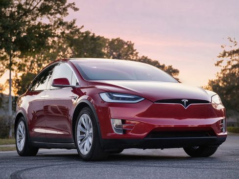 Used 2017 Tesla Model X 75D image 2