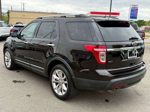 Used 2014 Ford Explorer XLT w/ Equipment Group 202A FWD image 7