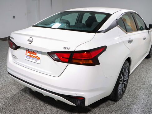 Used 2023 Nissan Altima 2.5 SV image 7