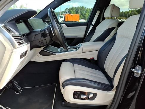 Used 2022 BMW X7 M50i w/ Dynamic Handling Package AWD/4WD image 3