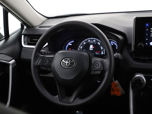 Used 2025 Toyota RAV4 LE AWD/4WD image 16