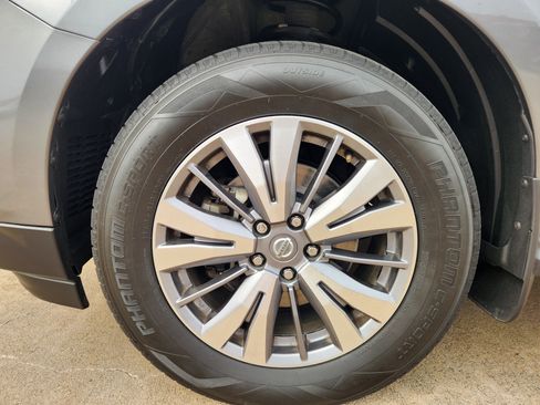 Used 2020 Nissan Pathfinder SV w/ Cargo Package image 11