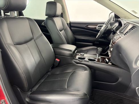 Used 2016 Nissan Pathfinder Platinum w/ Family Entertainment Package AWD/4WD image 33
