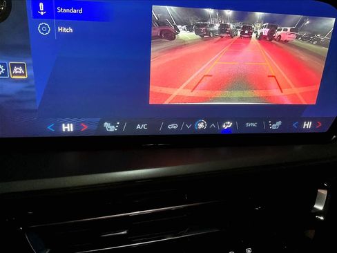 Certified 2025 Chevrolet Traverse LT image 26