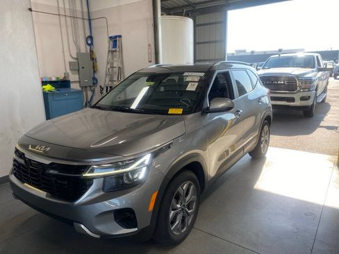 Used 2024 Kia Seltos S FWD image 2