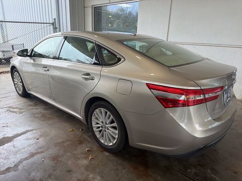 Used 2014 Toyota Avalon XLE Touring image 2