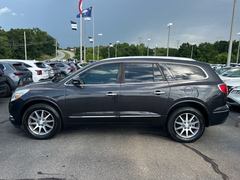Used 2017 Buick Enclave Leather FWD image 6