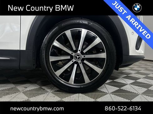 Used 2021 Mercedes-Benz GLB 250 4MATIC image 9