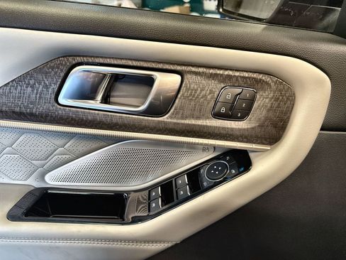 New 2026 Ford Explorer Platinum w/ LUX Leather Package image 15