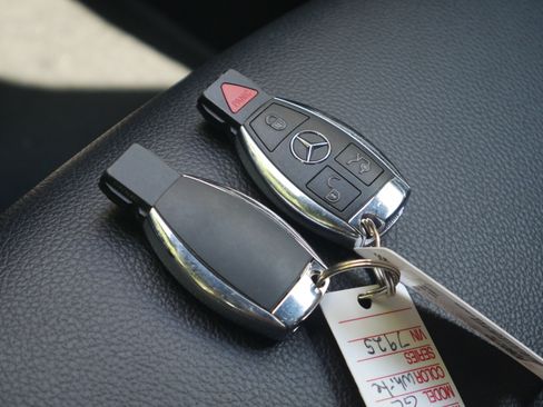 Used 2018 Mercedes-Benz GLA 250 4MATIC image 33