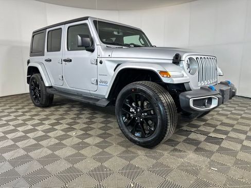 Used 2023 Jeep Wrangler Unlimited Sahara w/ Cold Weather Group image 2