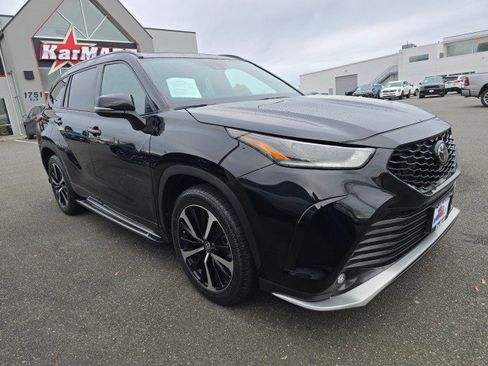 Used 2022 Toyota Highlander XSE image 1
