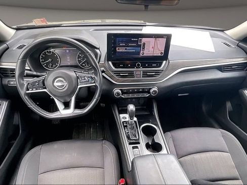 Used 2024 Nissan Altima 2.5 SV w/ SV Premium Package AWD/4WD image 14