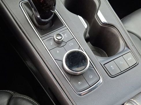 Used 2024 Cadillac XT4 Premium Luxury image 18