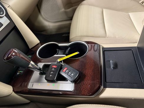 Used 2013 Toyota Camry XLE w/ Leather Pkg image 15
