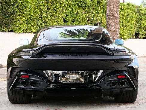 Used 2025 Aston Martin V8 Vantage Coupe image 16