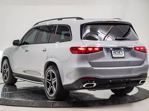 Used 2025 Mercedes-Benz GLS 450 4MATIC image 2