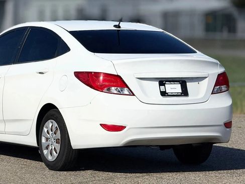 Used 2015 Hyundai Accent GLS image 16