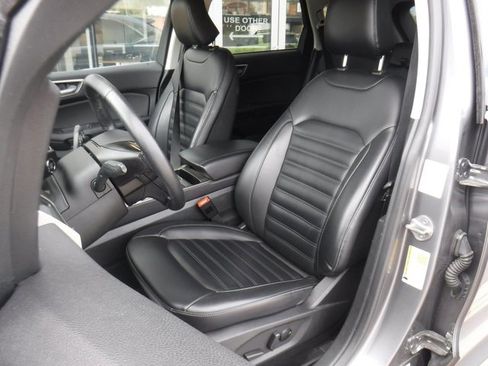 Used 2024 Ford Edge SEL image 15