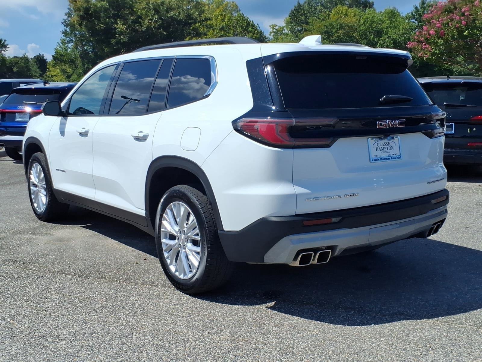 Used 2026 GMC Acadia Elevation w/ Elevation Premium Package AWD/4WD image 10