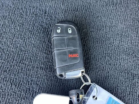 Used 2021 Dodge Durango SXT w/ 3rd Row Seating Group image 20