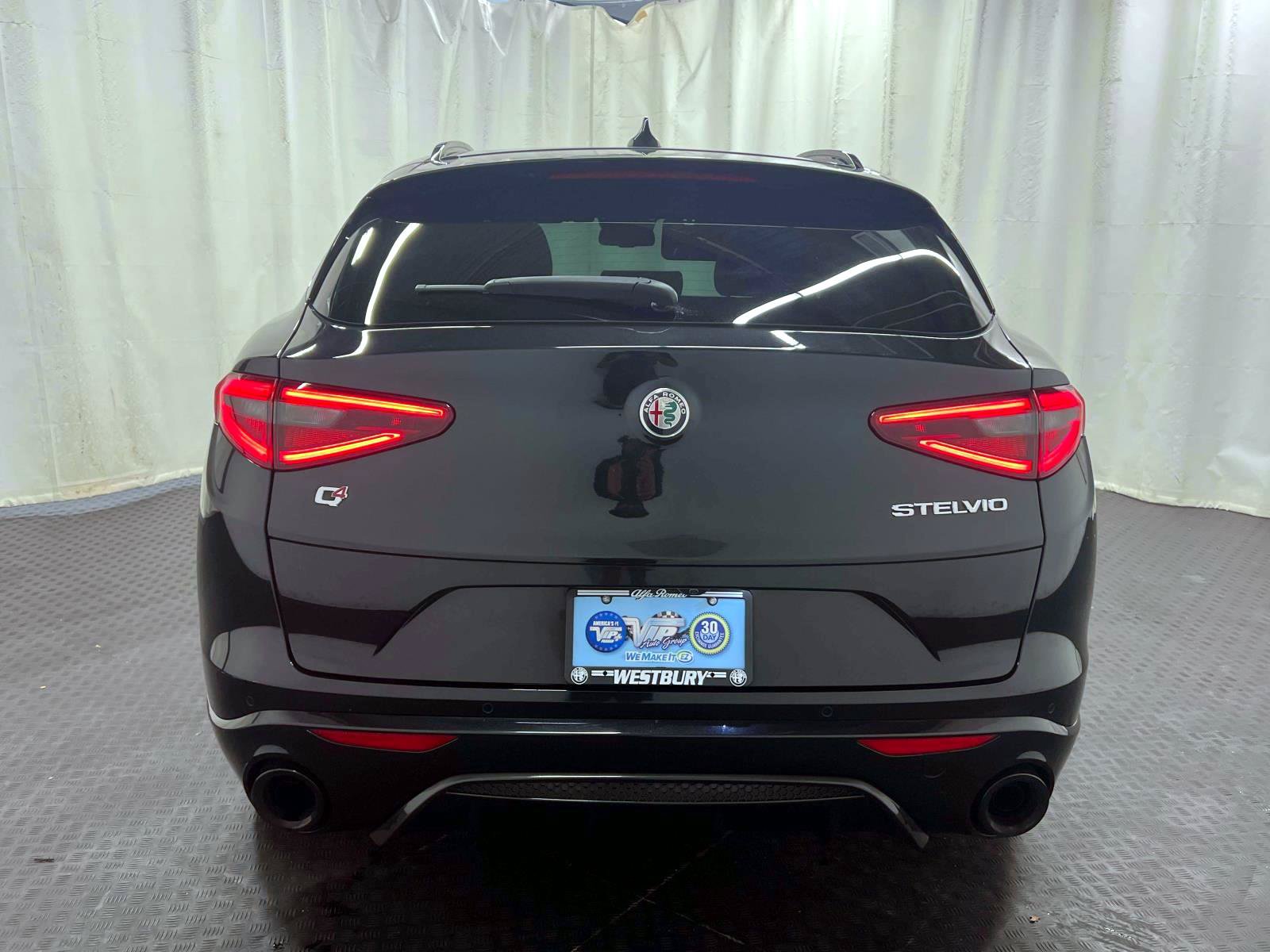 Used 2023 Alfa Romeo Stelvio Veloce AWD/4WD image 7