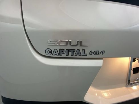 Used 2023 Kia Soul LX w/ Option Group 015 FWD image 25