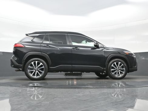 Used 2022 Toyota Corolla Cross XLE w/ Convenience Package image 34