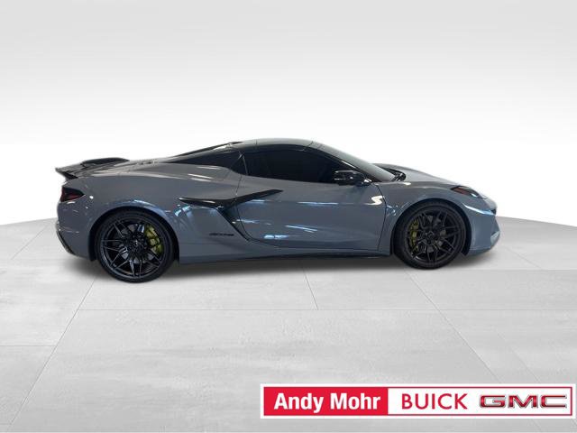 Used 2024 Chevrolet Corvette Z06 w/ Stealth Interior Trim Package RWD image 4