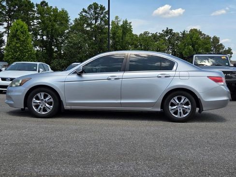Used 2011 Honda Accord LX-P image 2